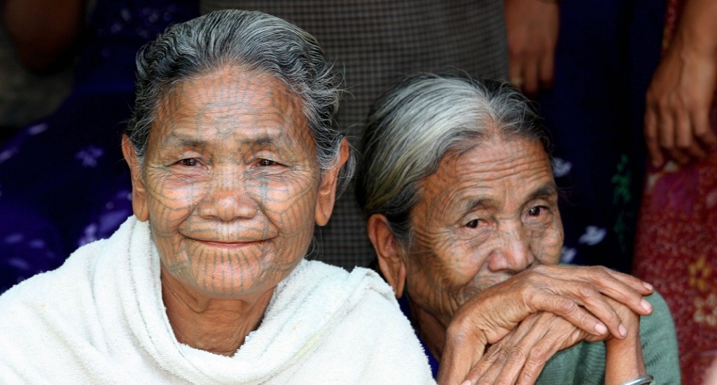 DSC0176BurmaChin_PeopleWomen_Tattooed's_face