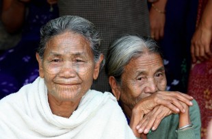 DSC0176BurmaChin_PeopleWomen_Tattooed's_face