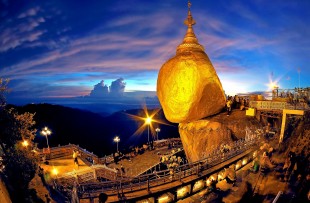 Kyaikhteeyo Pagoda (Golden Rock), Myanmar