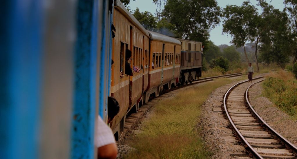 YANGON_CIRCULAR_RAILWAY_MYANMA_JAN_2013_(8493581492)