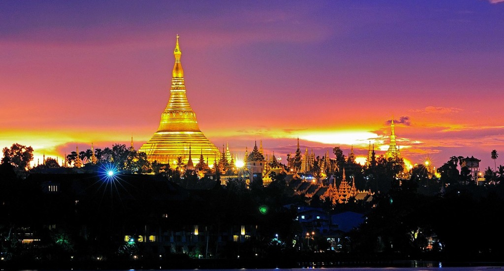 Yangon-Shwedagon night