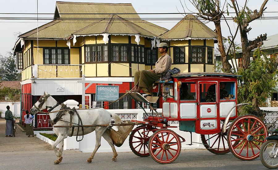 horse-and-cart-pyin-oo-lwin