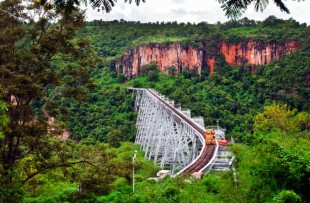 viaduct-train